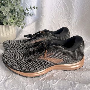 Brooks Women’s Revel 2 Running Shoe Like NEW